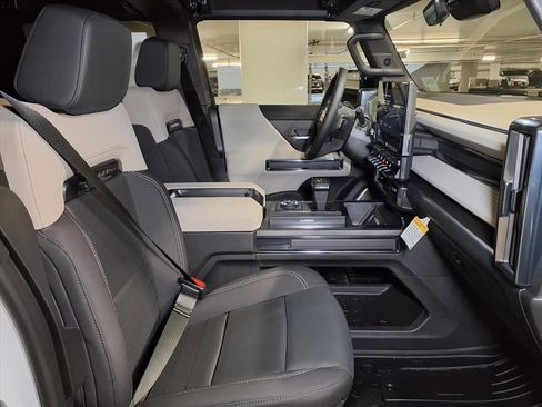 New 2026 GMC Hummer EV 4x4 Crew Cab image 6