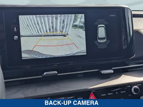 Used 2024 Kia Carnival EX FWD image 32