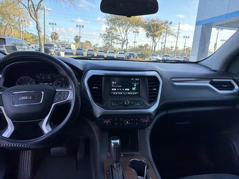 Used 2019 GMC Acadia SLE image 10