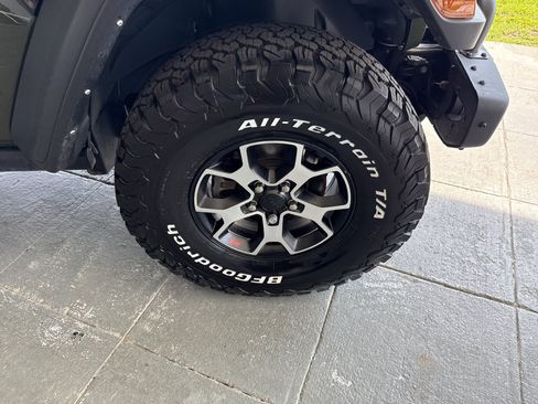 Used 2022 Jeep Wrangler Unlimited Rubicon w/ Steel Bumper Group AWD/4WD image 12