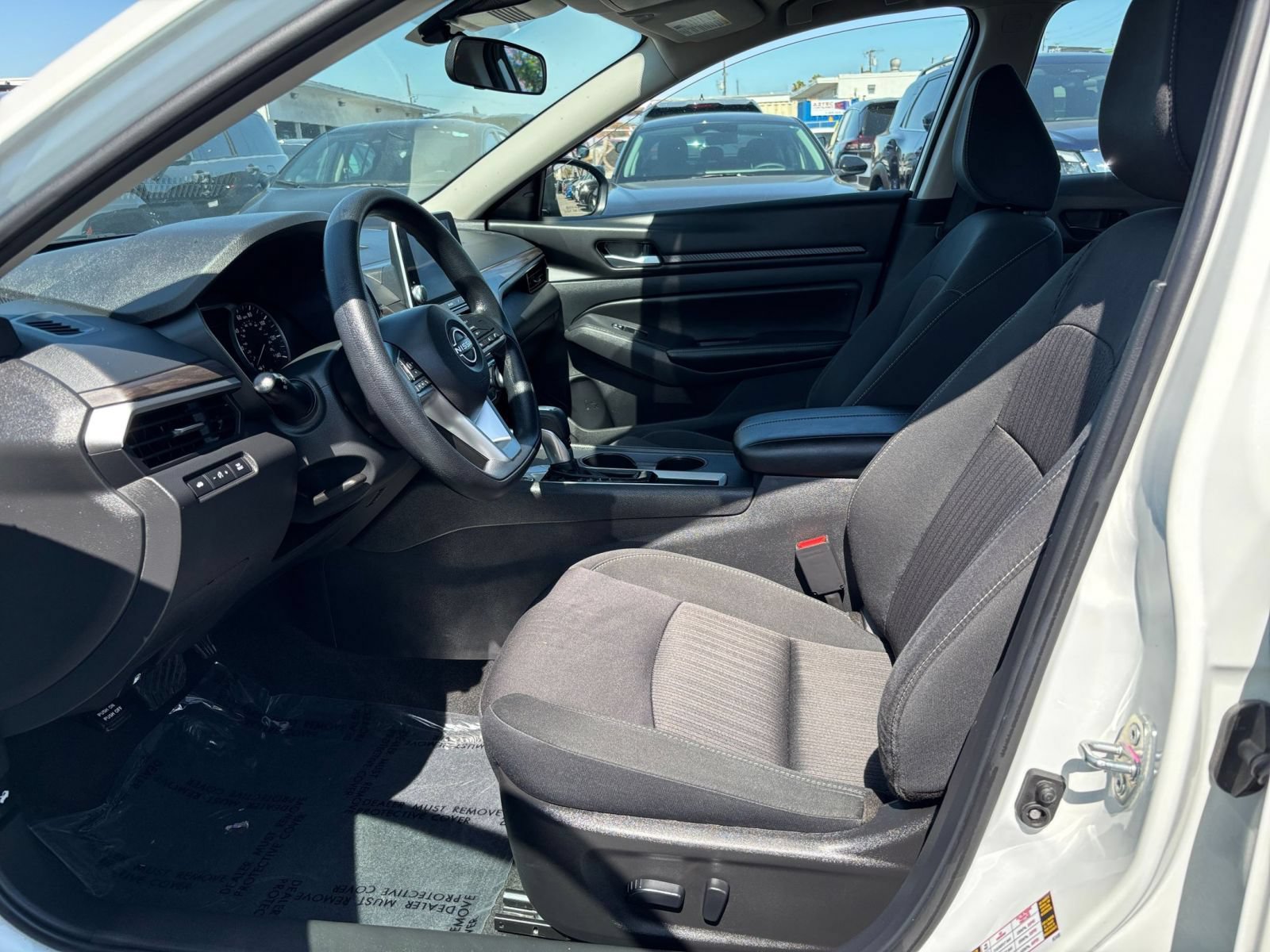 Used 2025 Nissan Altima 2.5 SV FWD image 35