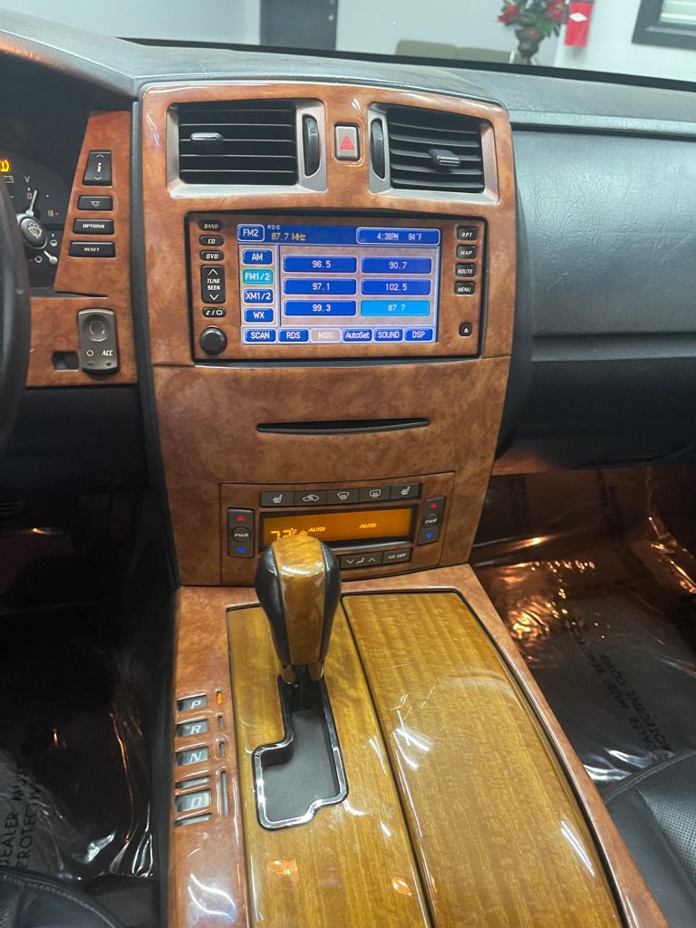 Used 2006 Cadillac XLR RWD image 22