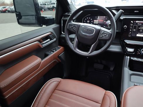 Used 2026 GMC Sierra 3500 Denali Ultimate image 19