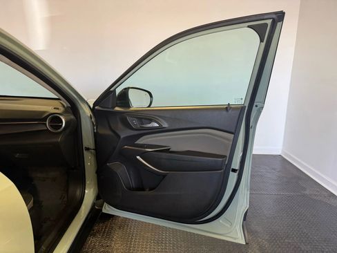 Used 2025 Chevrolet Trax ACTIV w/ Driver Confidence Package image 24