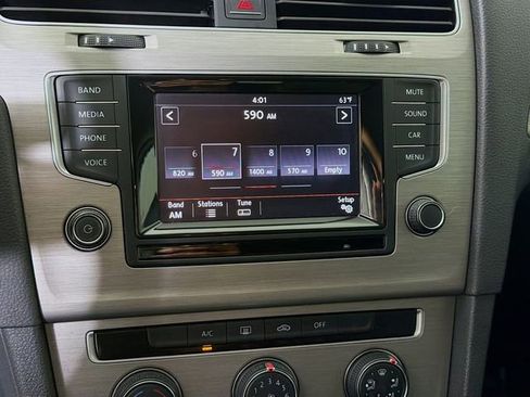 Used 2015 Volkswagen Golf TDI S image 14