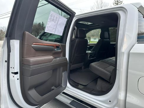 Used 2022 GMC Sierra 1500 Denali AWD/4WD image 46