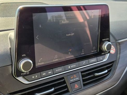 Used 2024 Nissan Altima 2.5 SV FWD image 16