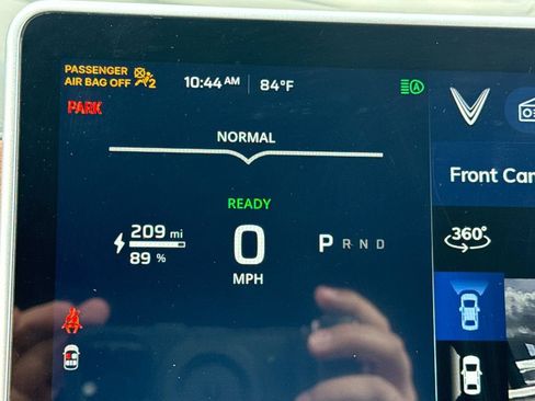 New 2025 VinFast VF 8 Plus AWD/4WD image 32