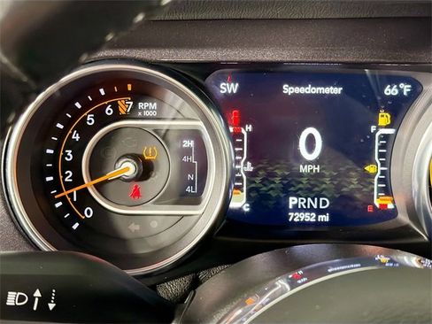 Used 2021 Jeep Wrangler Unlimited Sahara image 12