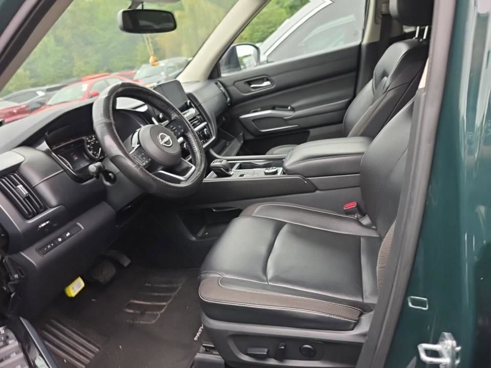 Used 2022 Nissan Pathfinder SL w/ Cargo Package AWD/4WD image 10