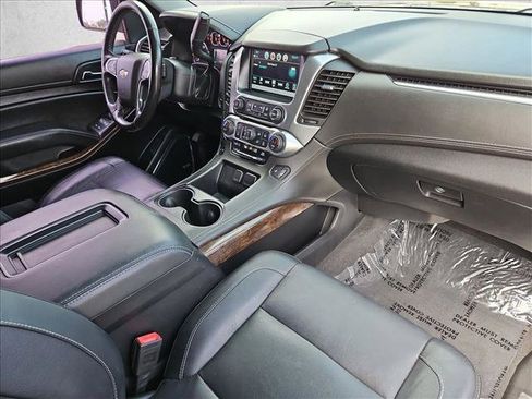 Used 2020 Chevrolet Suburban LT w/ Luxury Package AWD/4WD image 29