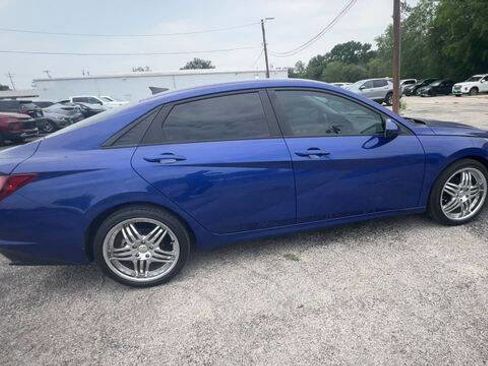 Used 2021 Hyundai Elantra SEL w/ Convenience Package FWD image 9