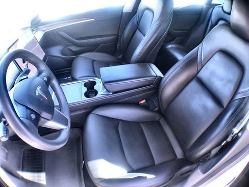 Used 2021 Tesla Model 3 Standard Range Plus image 13