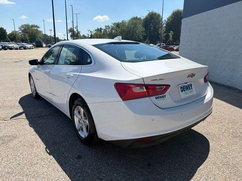 Used 2024 Chevrolet Malibu LT FWD image 3