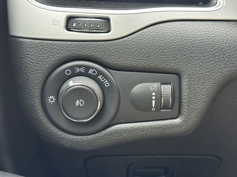 Used 2022 Jeep Cherokee Latitude w/ Trailer Tow Group image 34