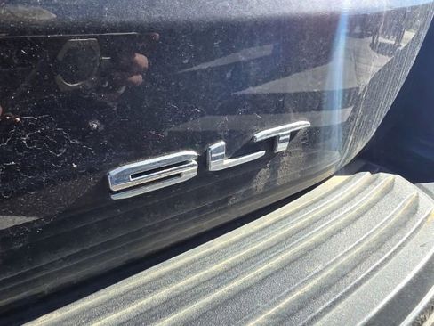 Used 2024 GMC Yukon XL SLT AWD/4WD image 11