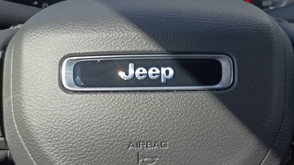 Used 2025 Jeep Compass Latitude AWD/4WD image 27