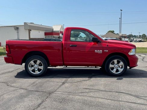 Used 2019 RAM 1500 Express w/ Express Value Package AWD/4WD image 2
