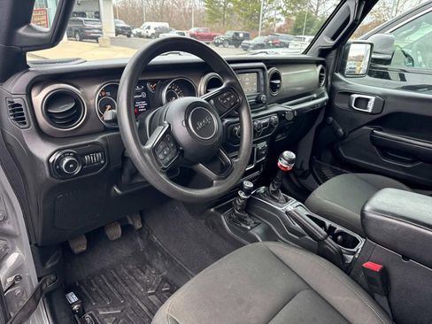 Used 2020 Jeep Wrangler Sport image 17