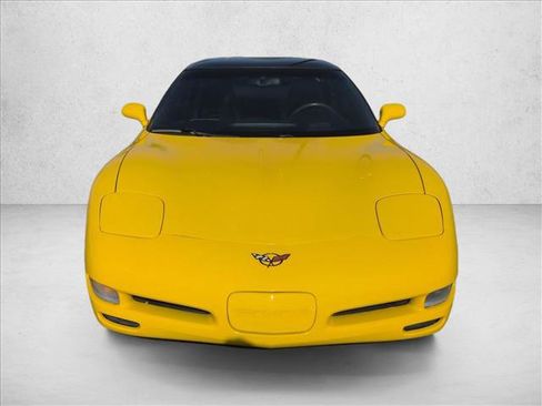 Used 2004 Chevrolet Corvette Coupe w/ Preferred Equipment Group image 2
