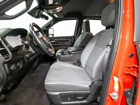 Used 2024 RAM 2500 Big Horn w/ Safety Group image 16