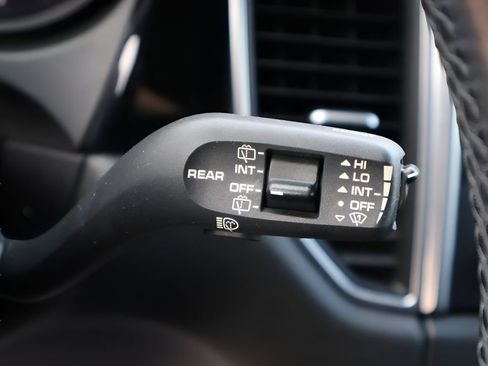 Used 2018 Porsche Macan S image 30