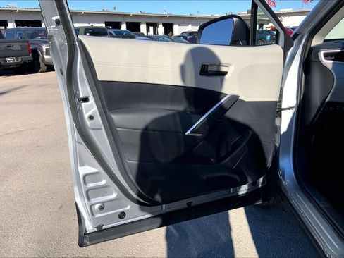 Used 2026 Toyota Corolla Cross L image 20