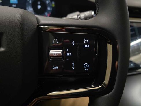 New 2026 Land Rover Range Rover Evoque Dynamic SE image 32