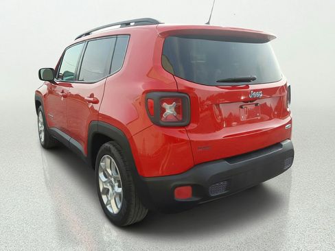 Used 2015 Jeep Renegade Latitude w/ Popular Equipment Group FWD image 5
