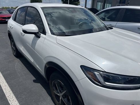 Used 2023 Honda HR-V EX-L image 3