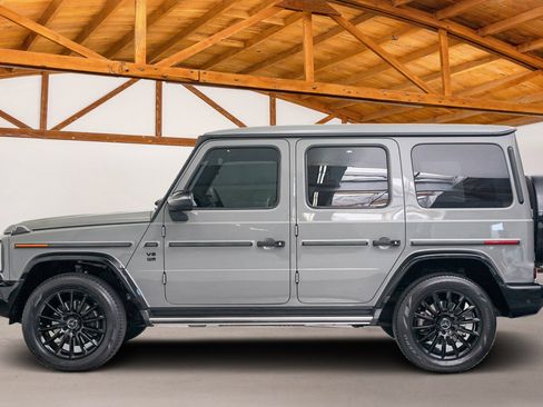 Used 2021 Mercedes-Benz G 550 image 2