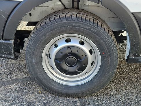 New 2026 Ford Transit 250 148 Medium Roof image 17