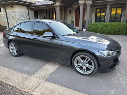 Used 2018 BMW 330i xDrive Sedan AWD/4WD image 3