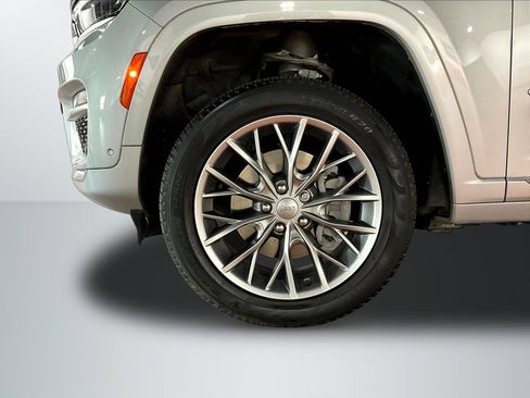 Used 2023 Jeep Grand Cherokee Summit AWD/4WD image 35