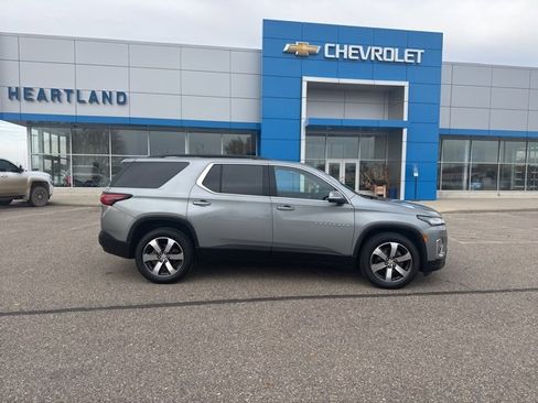 Used 2023 Chevrolet Traverse LT w/ LT Premium Package image 6