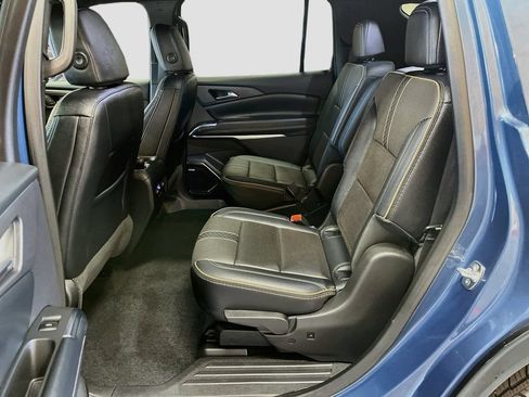 Used 2025 Chevrolet Traverse High Country AWD/4WD image 25