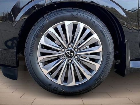 New 2026 INFINITI QX80 Luxe image 9