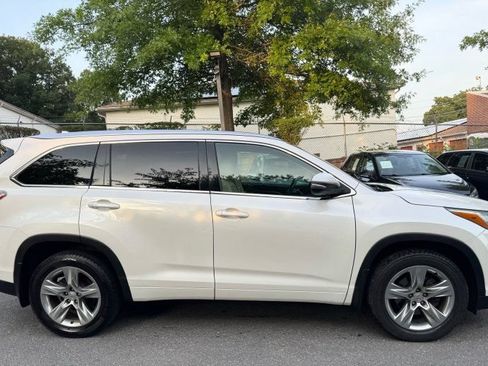 Used 2014 Toyota Highlander Limited AWD/4WD image 8