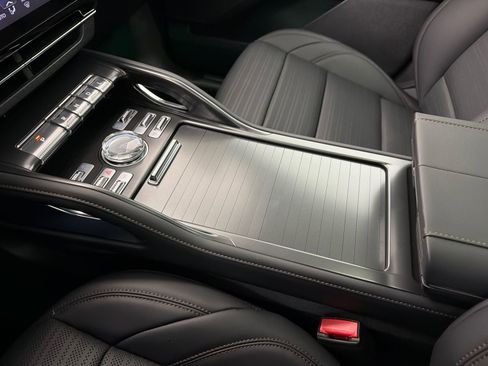 Used 2026 Lincoln Nautilus Reserve image 30