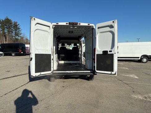 Used 2023 RAM ProMaster 2500 FWD image 12