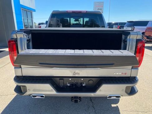 Used 2025 GMC Sierra 1500 AT4 w/ AT4 Premium Package AWD/4WD image 5