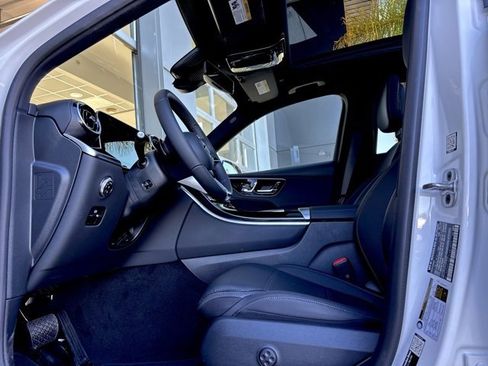 Used 2026 Mercedes-Benz GLC 300 4MATIC image 23