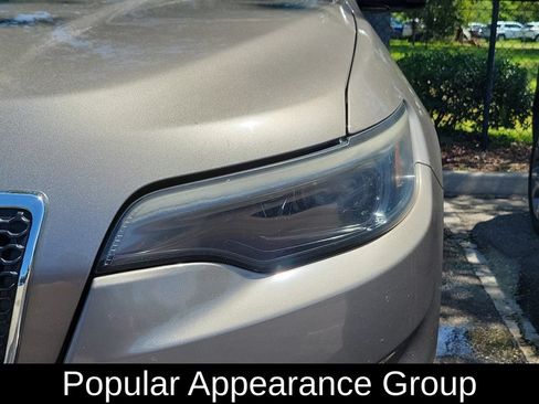 Used 2019 Jeep Cherokee Latitude w/ Popular Appearance Group FWD image 2
