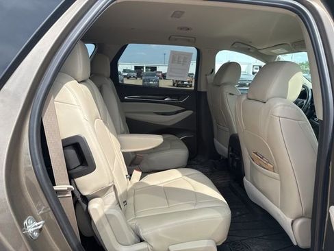 Used 2020 Buick Enclave Essence image 21