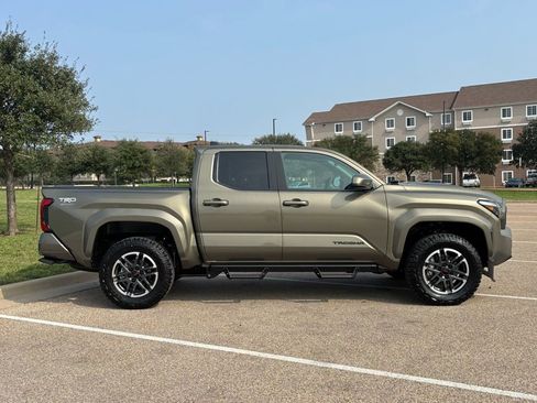 Used 2026 Toyota Tacoma TRD Sport image 6