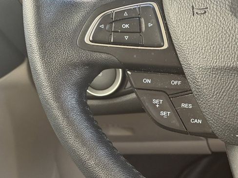 Used 2017 Ford Escape Titanium image 17