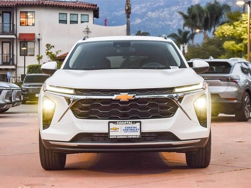 New 2026 Chevrolet Trax LT w/ Driver Confidence Package image 2