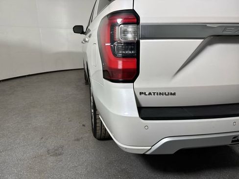 Used 2018 Ford Expedition Platinum image 32