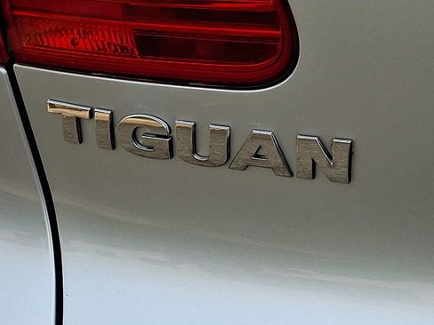 Used 2017 Volkswagen Tiguan S AWD/4WD image 28