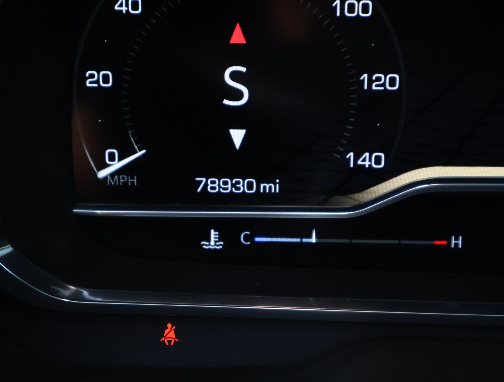 Used 2022 GMC Yukon SLT w/ SLT Premium Package AWD/4WD image 4